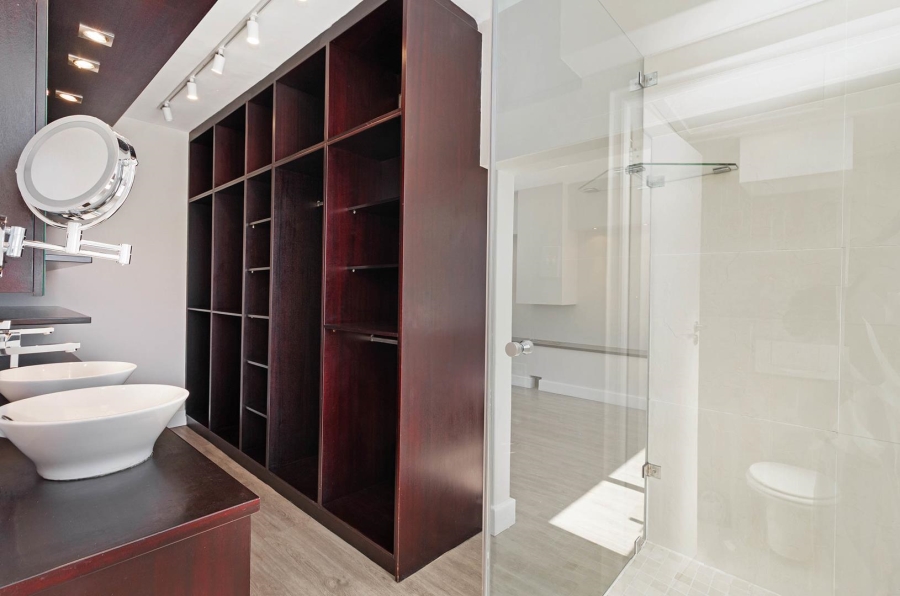 3 Bedroom Property for Sale in Sea Point Western Cape